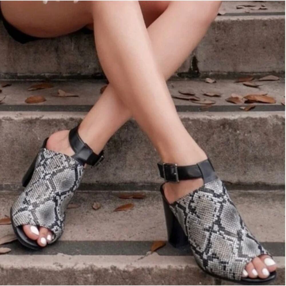 Vionic Kaia Leather Animal Print Peep Toe Mules Ankle Strap Chunky Heel Size 8.5